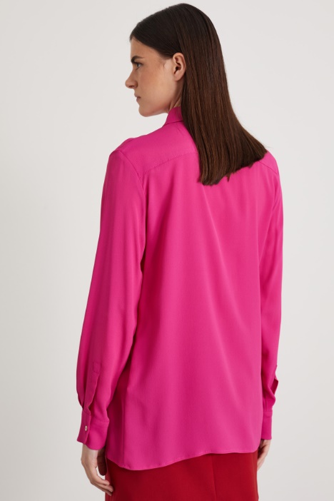 Camicia in seta con fiore