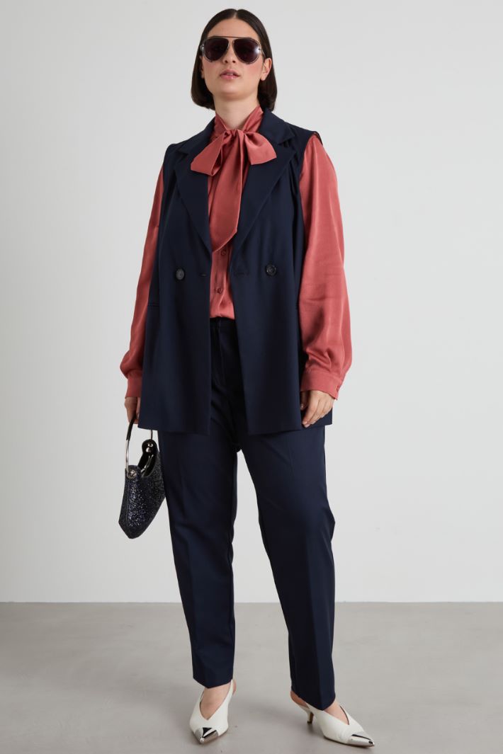 Pantaloni in twill Intrend
