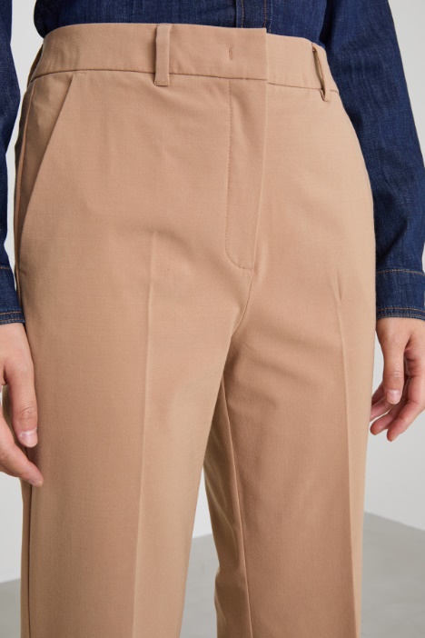 Pantalón acampanado