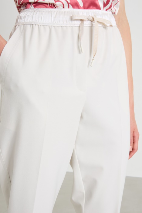 Pantaloni in tela stretch