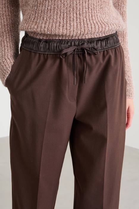 Pantaloni in tela stretch