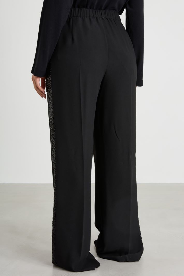 Pantaloni con bande di paillettes Intrend - 3