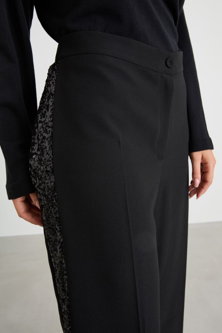 Pantaloni con bande di paillettes Intrend - 4