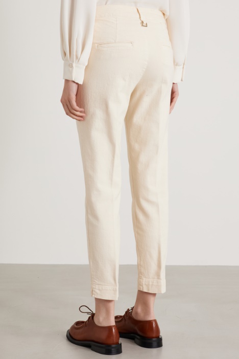 Pantaloni a vita alta