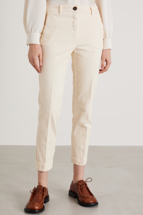 Pantaloni a vita alta