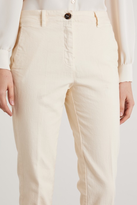 Pantaloni a vita alta