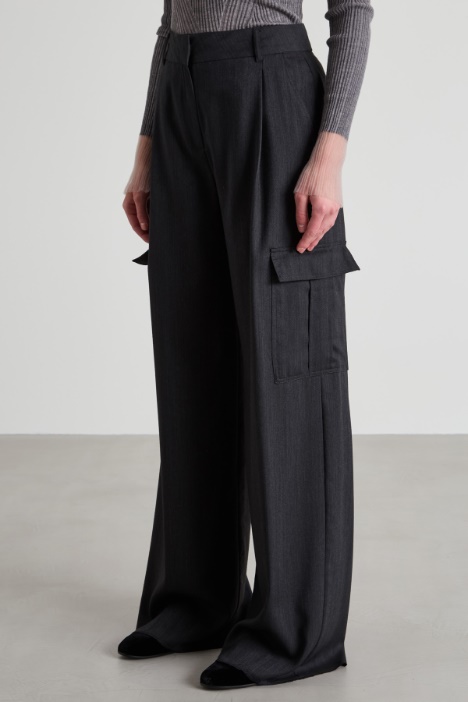 Pantalón cargo de pernera ancha