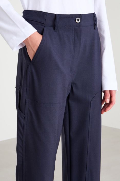 Pantaloni con tasche applicate