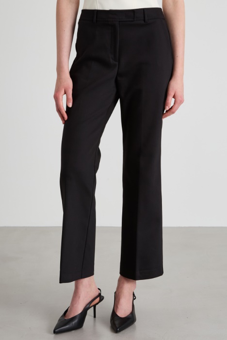 Pantaloni flare