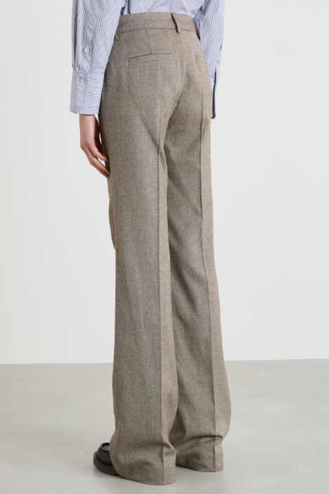 Pantaloni flare in tessuto diagonale
