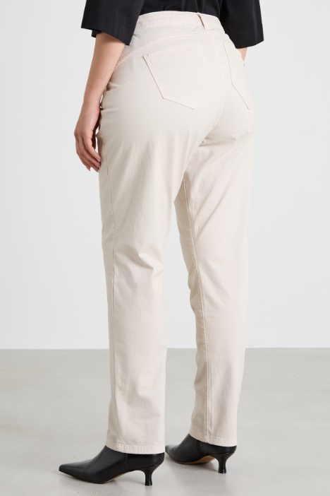 Pantaloni slim in raso