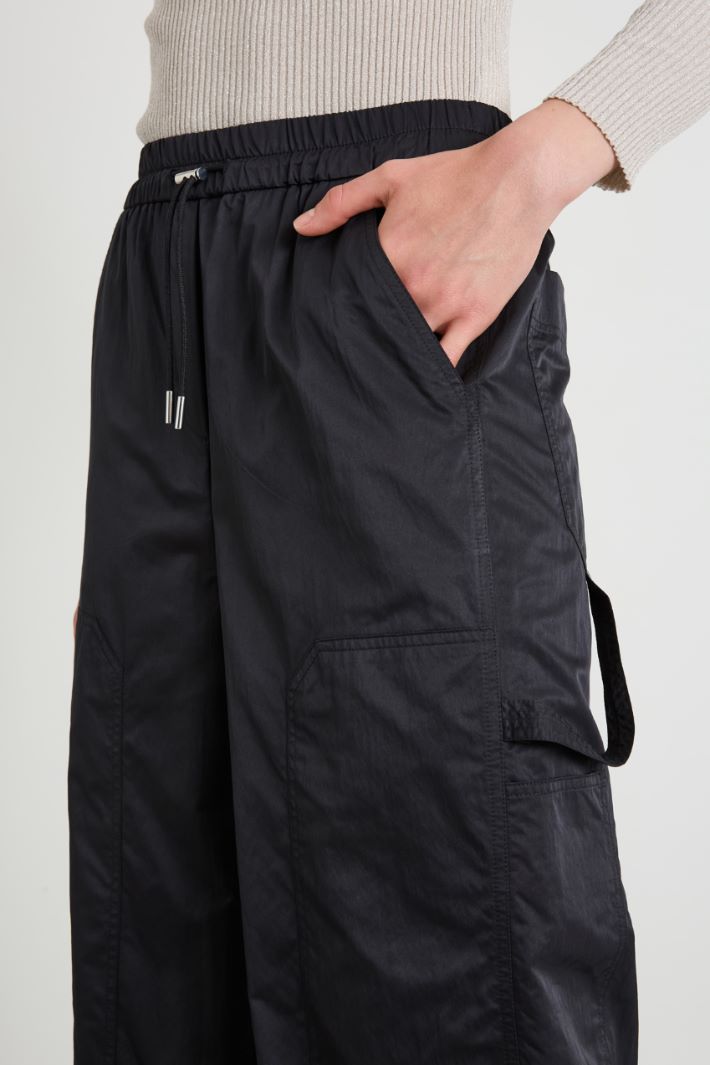 Pantaloni cargo in raso Intrend - 4