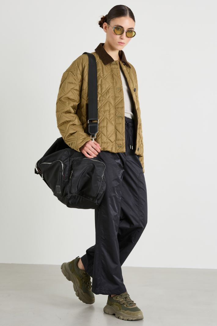 Pantaloni cargo in raso Intrend