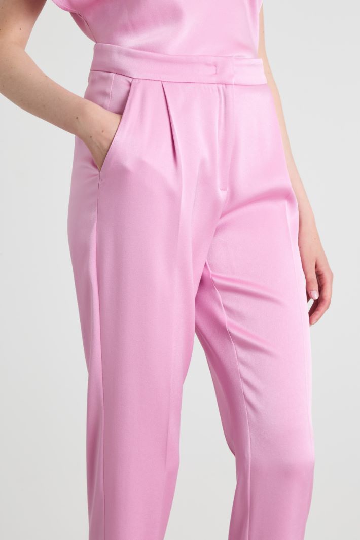 Shiny envers satin trousers Intrend - 4