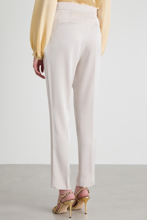 Pantaloni in enver satin lucido