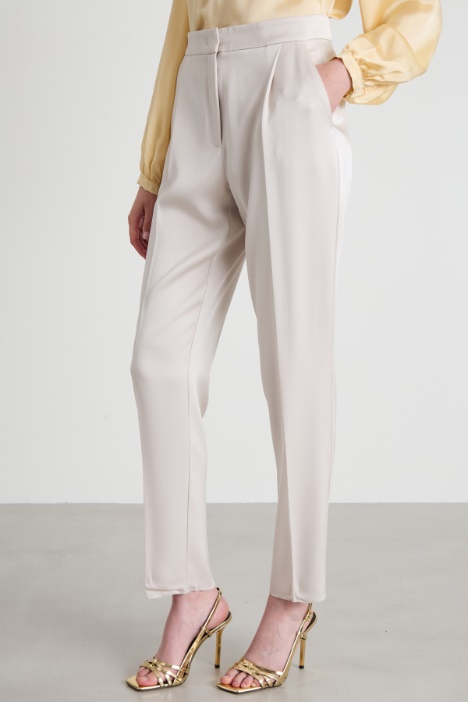 Pantaloni in enver satin lucido
