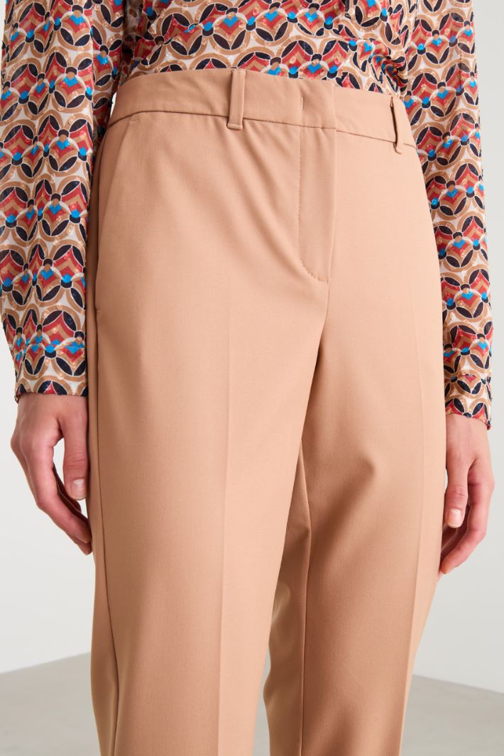 Pantaloni in tela stretch Intrend - 4