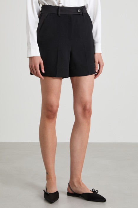 Shorts in crêpe