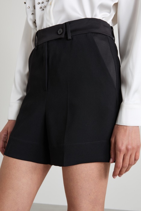 Shorts in crêpe