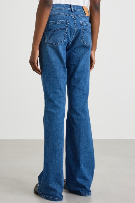 Vaqueros acampanados