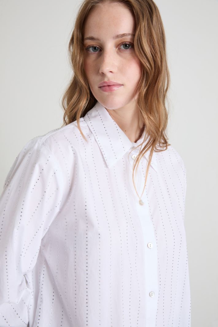 Rhinestoned shirt Intrend - 4