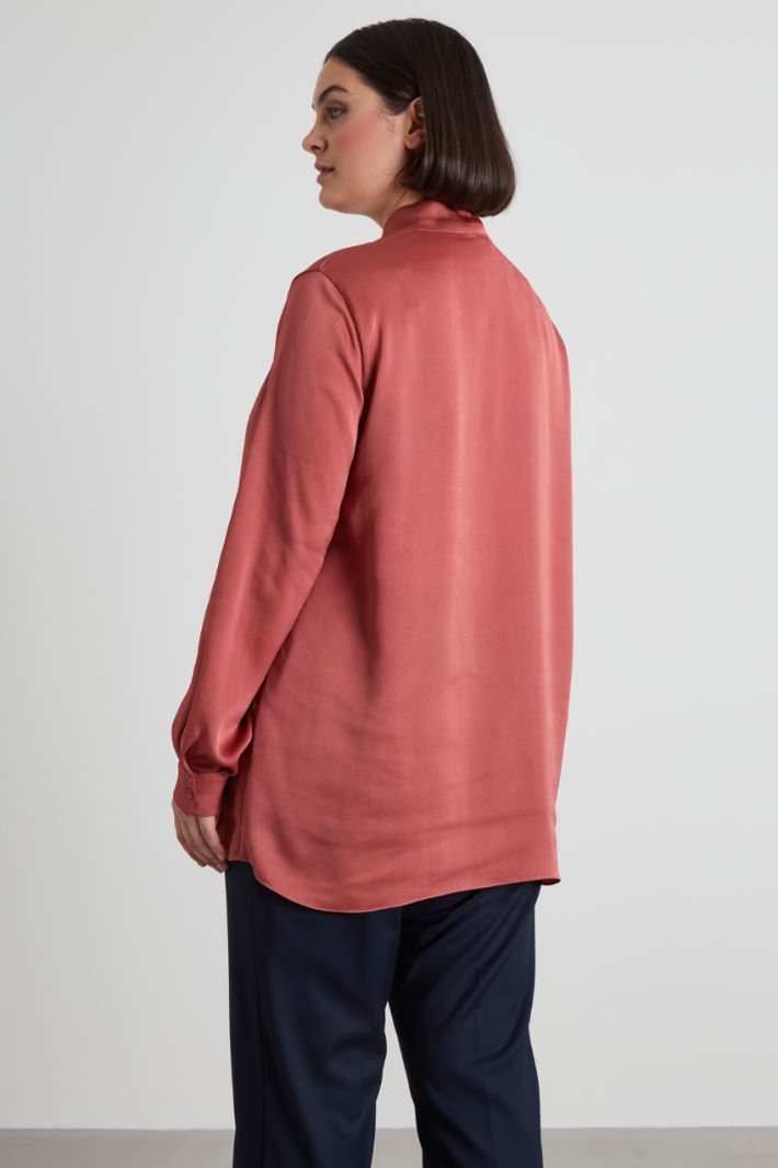 Satin shirt with sash Intrend - 2