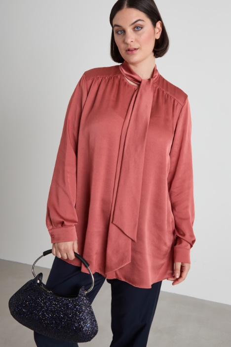 Satin shirt with sash Intrend