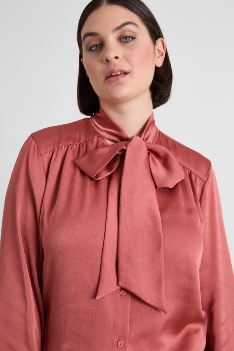 Camicia in raso con fusciacca