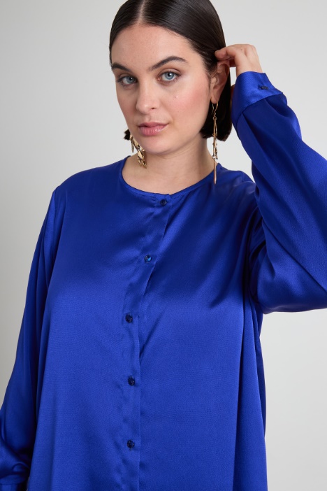 Blusa in raso con foulard