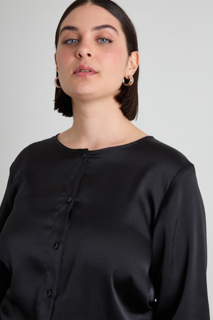 Satin neckerchief-embellished blouse Intrend - 4