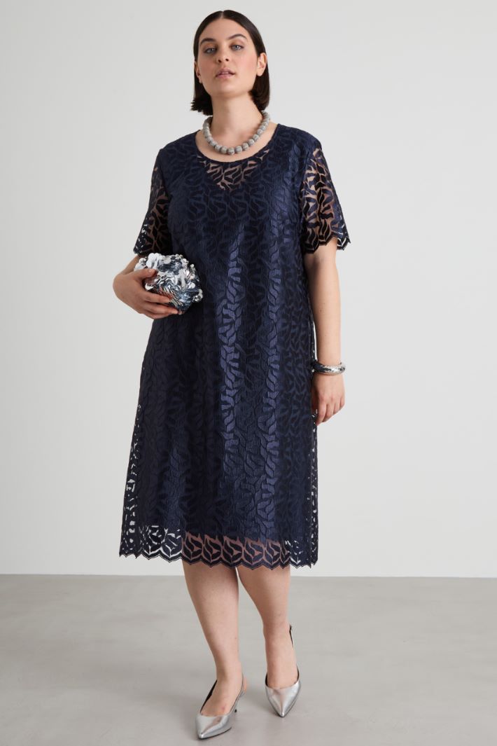 Abito in tulle ricamato Intrend