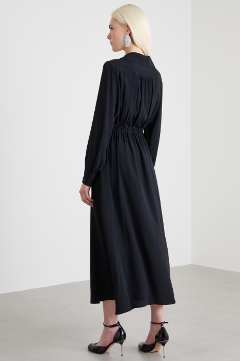 Vestido de escote cruzado