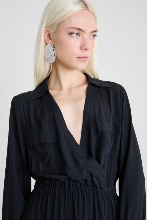 Vestido de escote cruzado