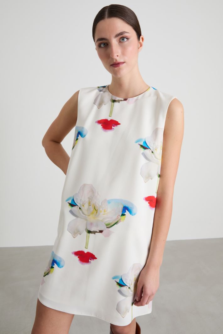 Flared satin dress Intrend - 2