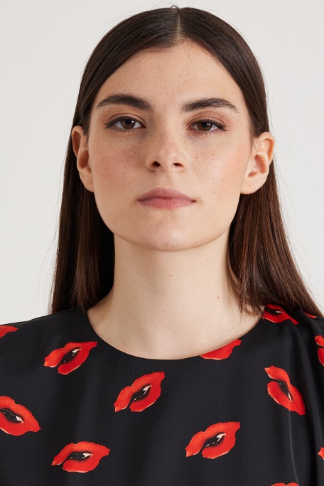 Abito in satin svasato