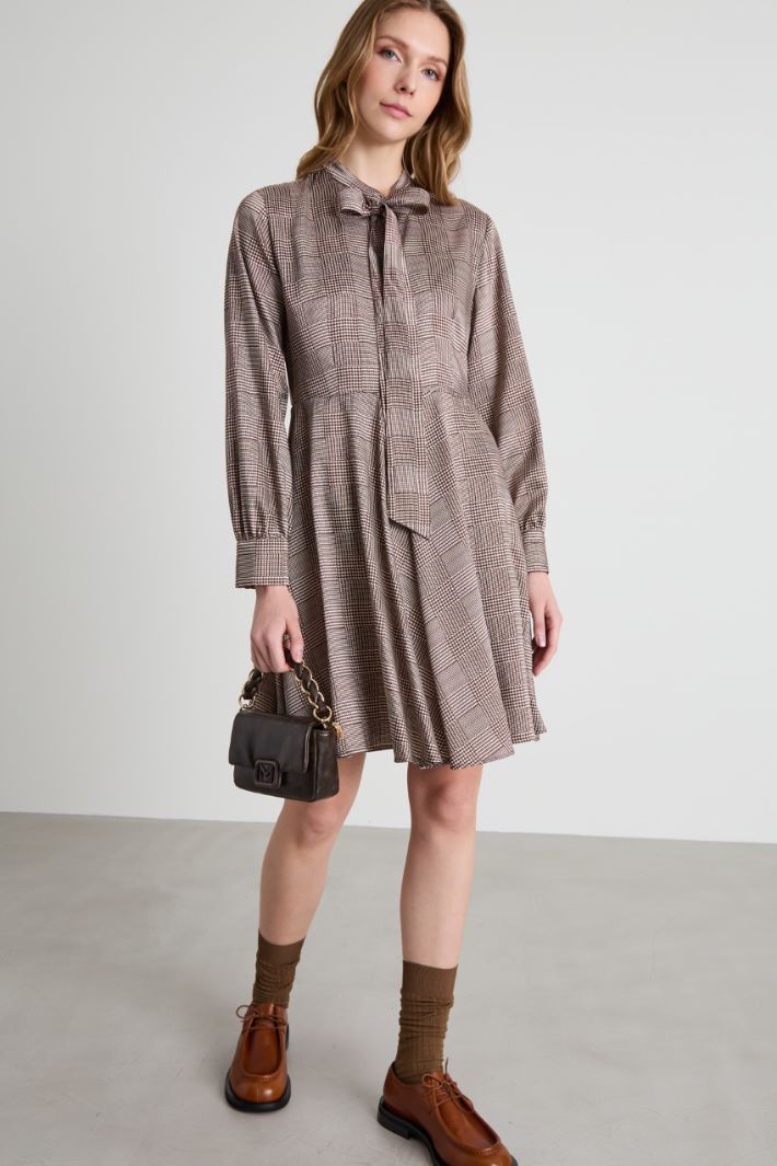 Tie-detail dress Intrend - 2