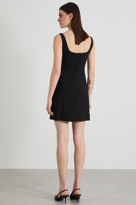 Abito corto senza maniche