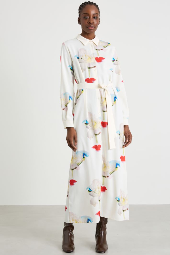 Vestido camisero de crepé Intrend - 2