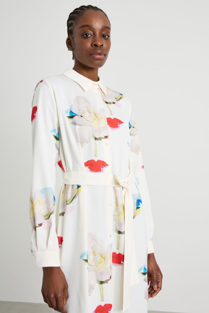 Vestido camisero de crepé Intrend - 4