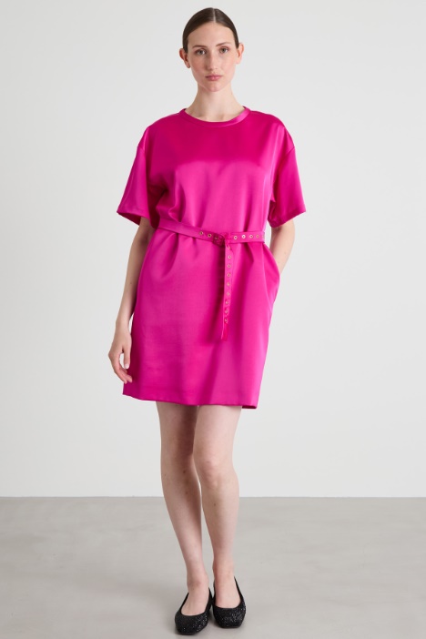 Satin dress with belt Intrend