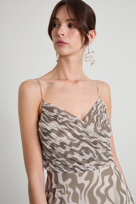 Abito ampio con corpino plissé