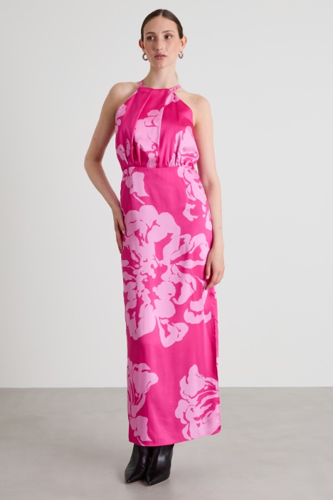 Abito smanicato con spacco