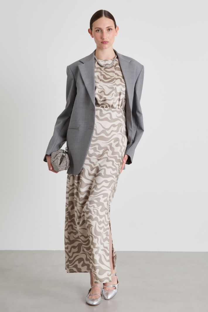 Sleeveless slit dress Intrend
