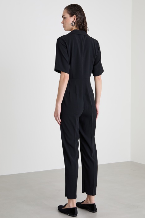 Mono cruzado en satén enver