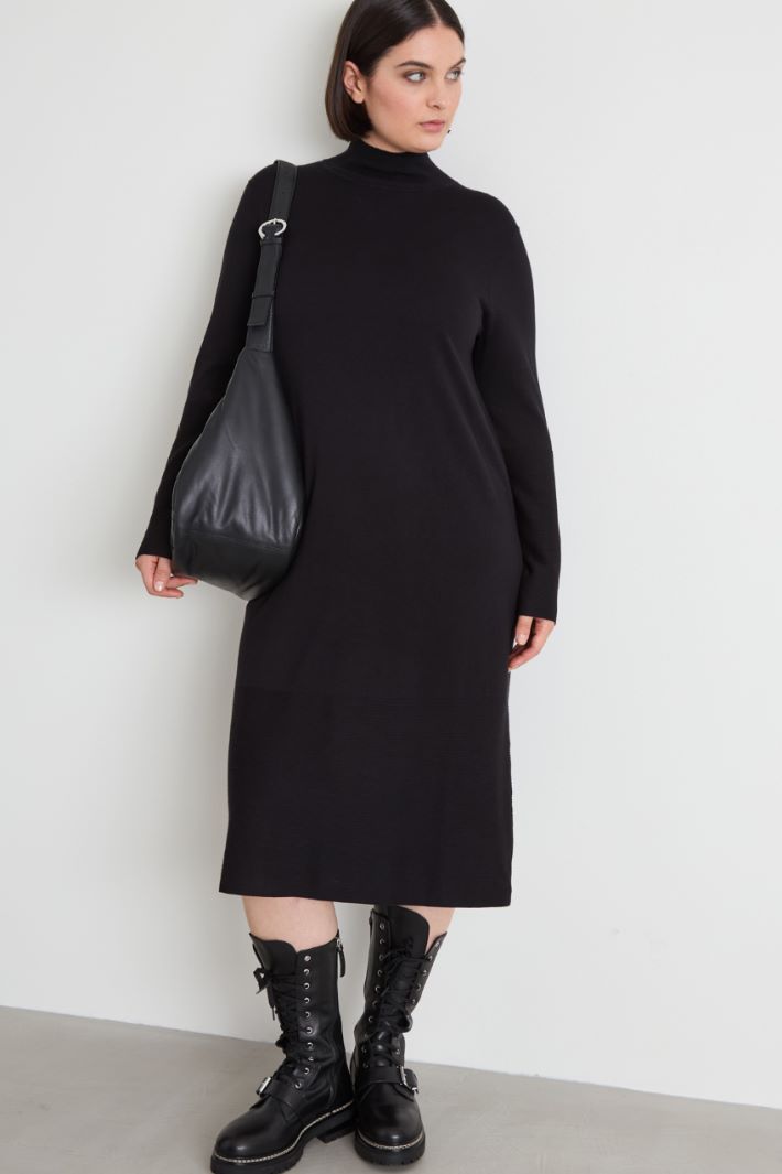 Knitted viscose dress Intrend - 2