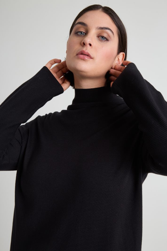 Knitted viscose dress Intrend - 4