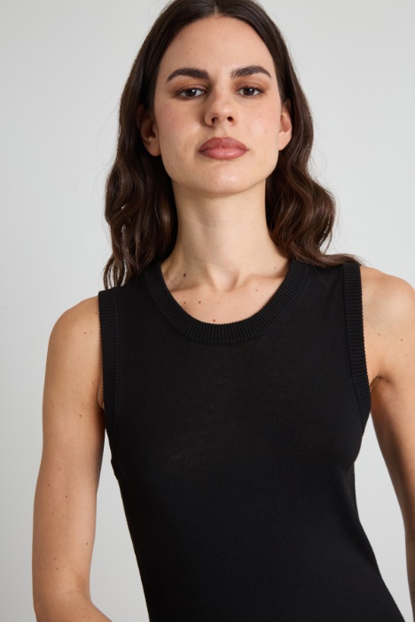 Abito in maglia con frange