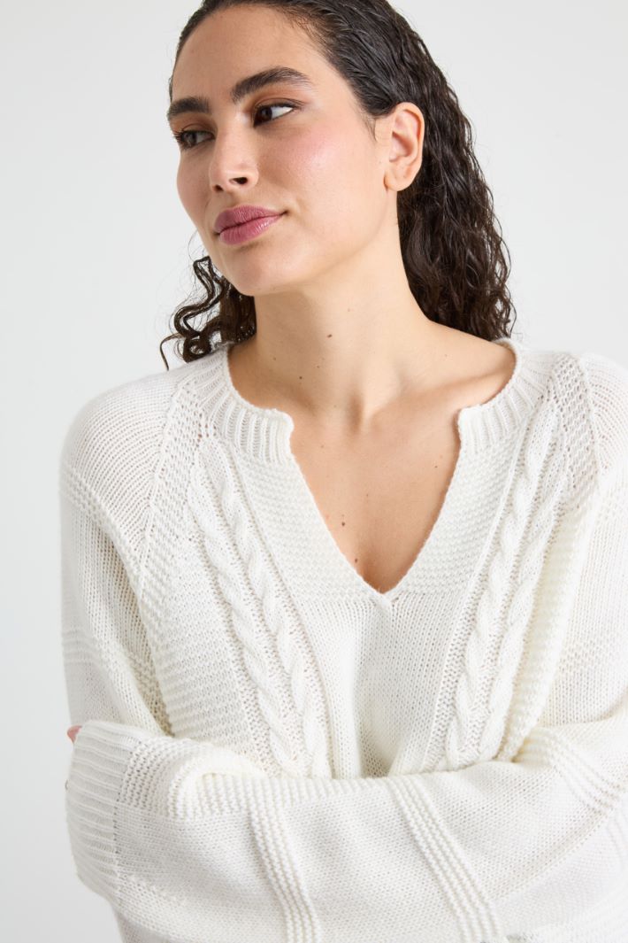 Maglia con scollo a V Intrend - 4