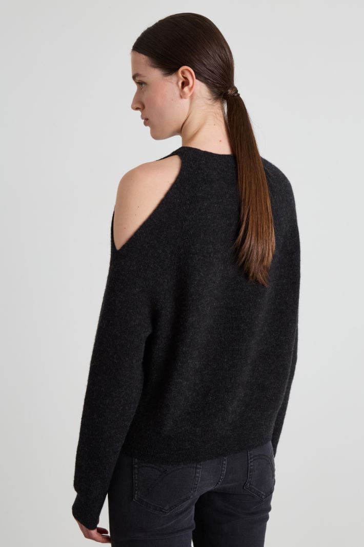 Cut-out sweater Intrend - 2