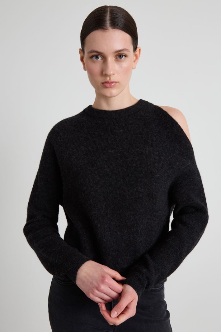 Cut-out sweater Intrend